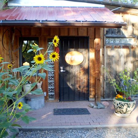 Silver River Adobe Inn Bed And Breakfast Farmington Exteriér fotografie