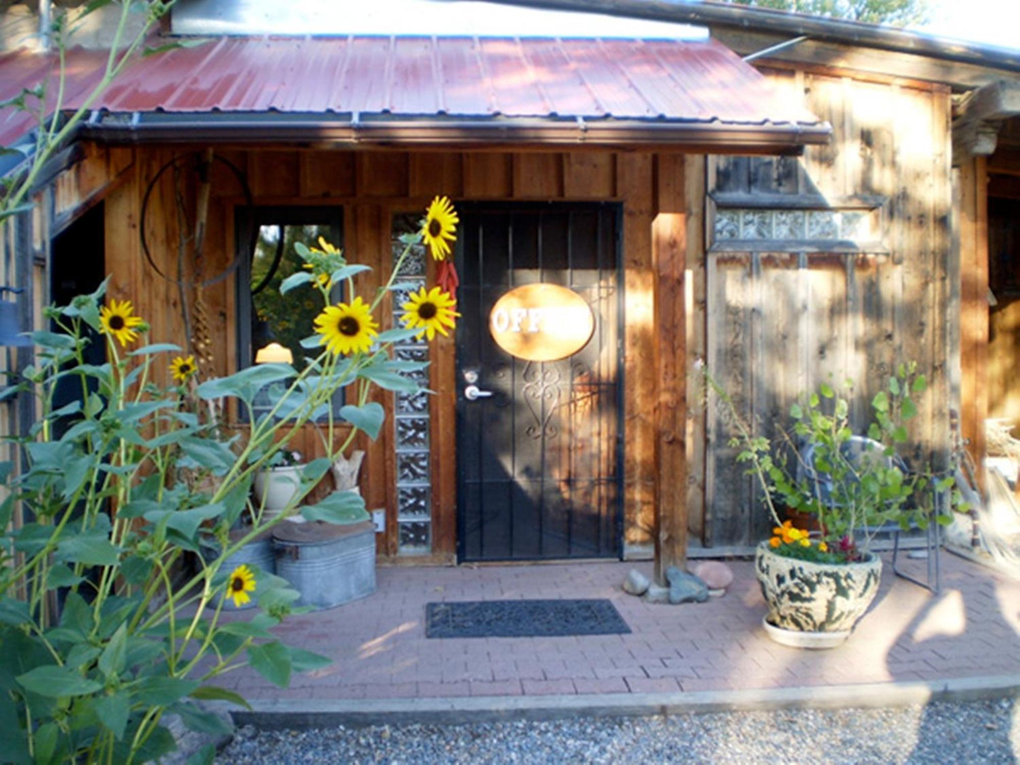 Silver River Adobe Inn Bed And Breakfast Farmington Exteriér fotografie