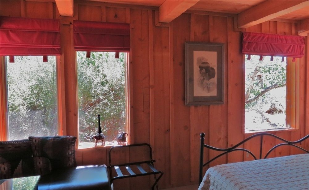 Silver River Adobe Inn Bed And Breakfast Farmington Exteriér fotografie